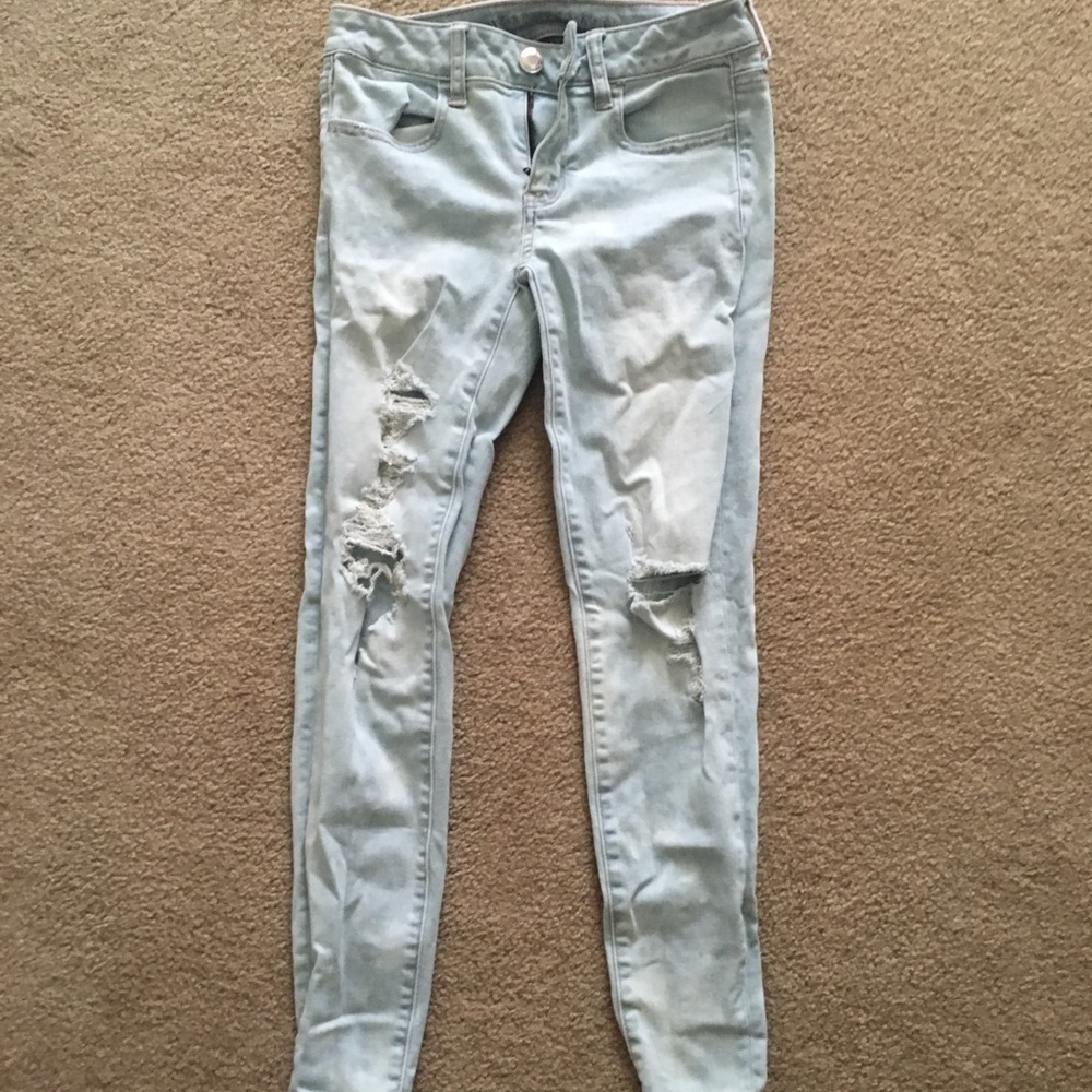 Light Wash American Eagle Jeans